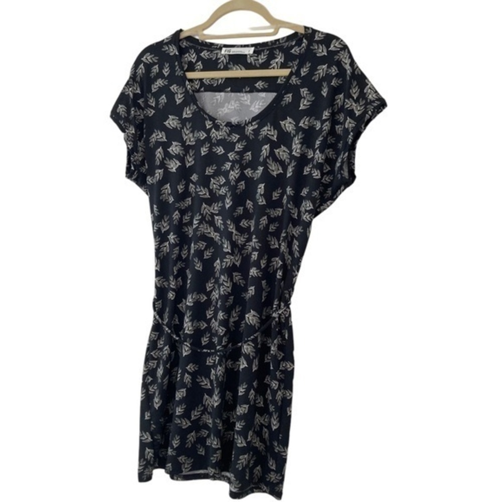Fig Black With Leaves Print Stretchy Dress Size Small